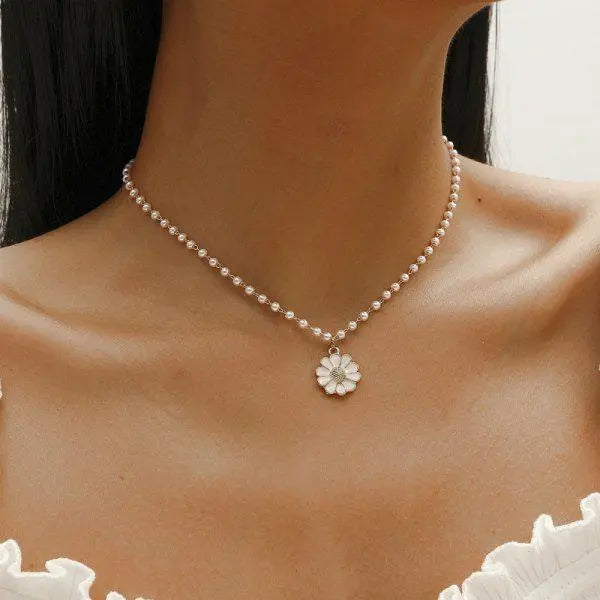 Daisy Pearl Pendant