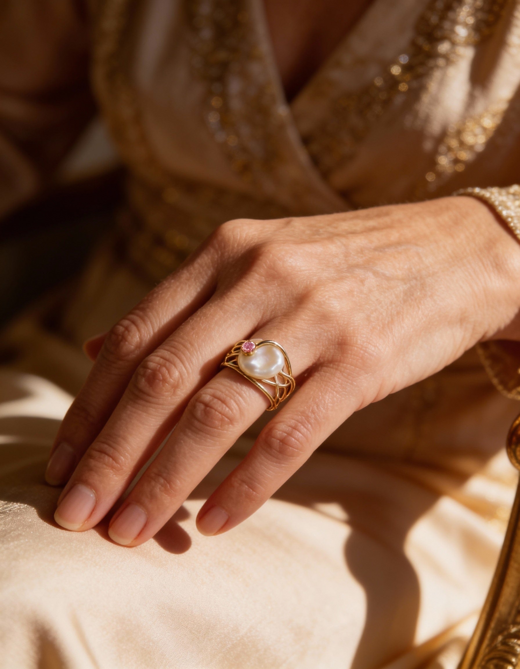 Vintage Delicate Gold Pearl Ring