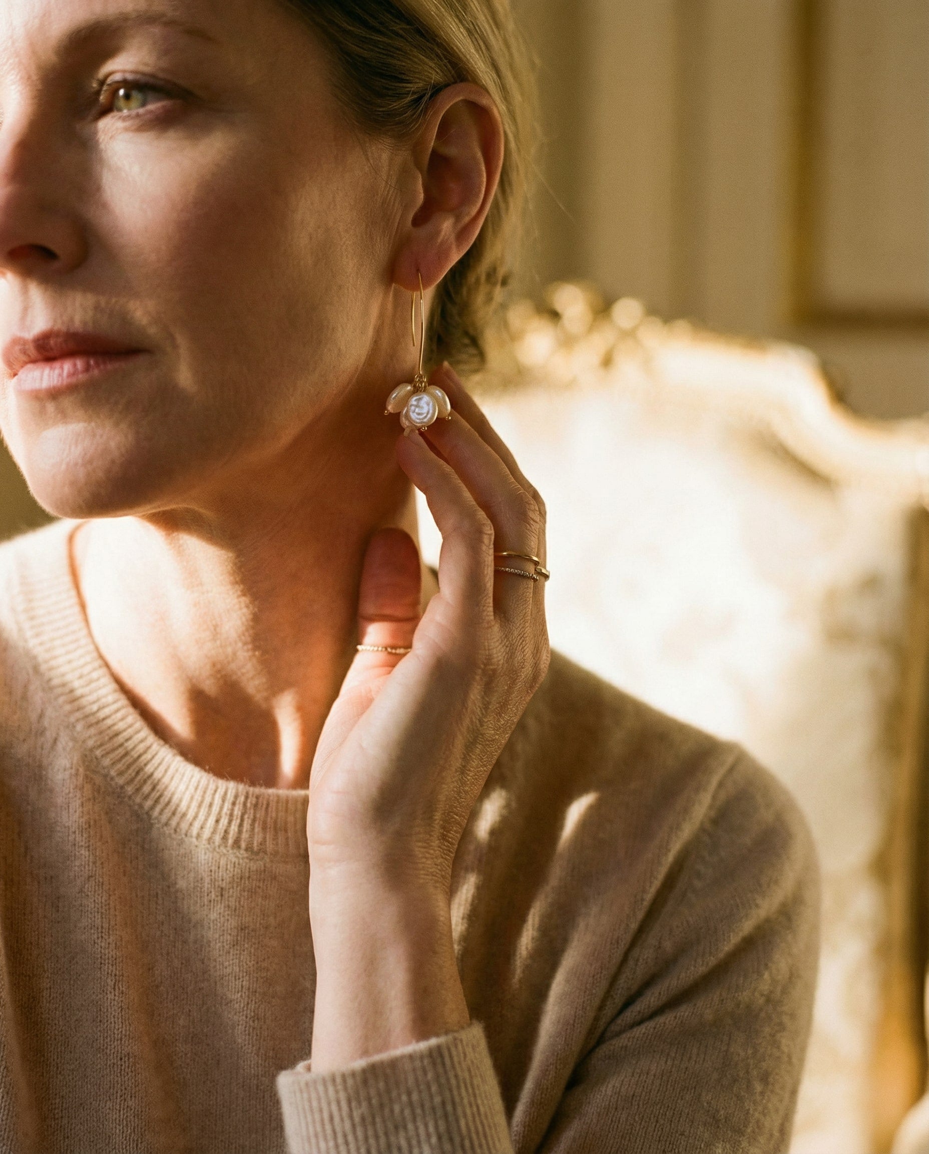 Elegant Pearl and Crystal Earrings