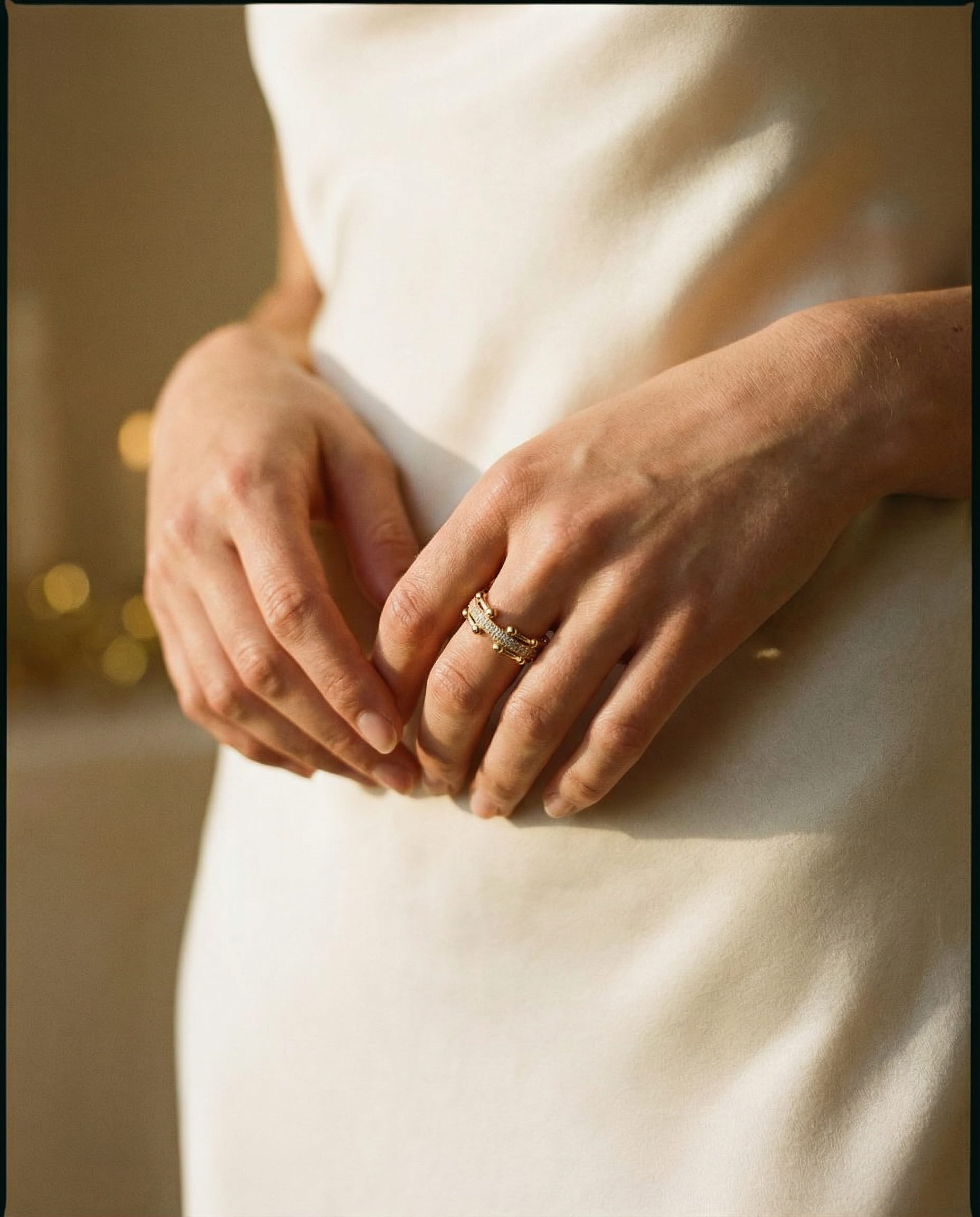 Hollow Horseshoe Chain Ring