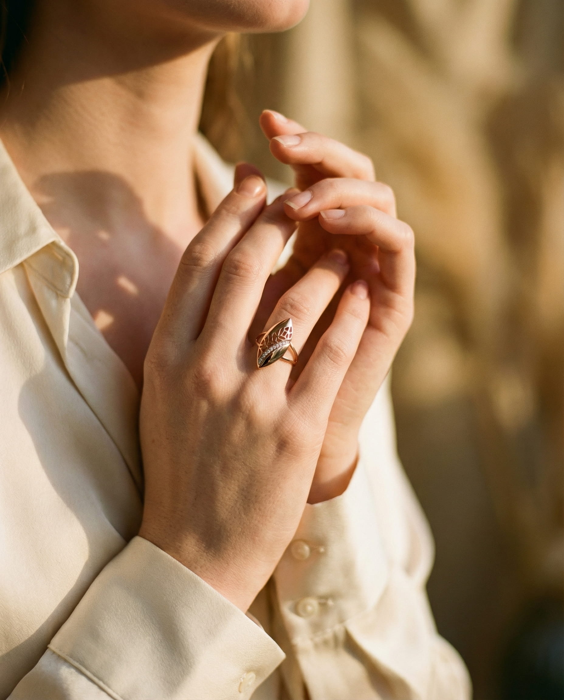 Elegant Gold Double Point Sparkling Ring