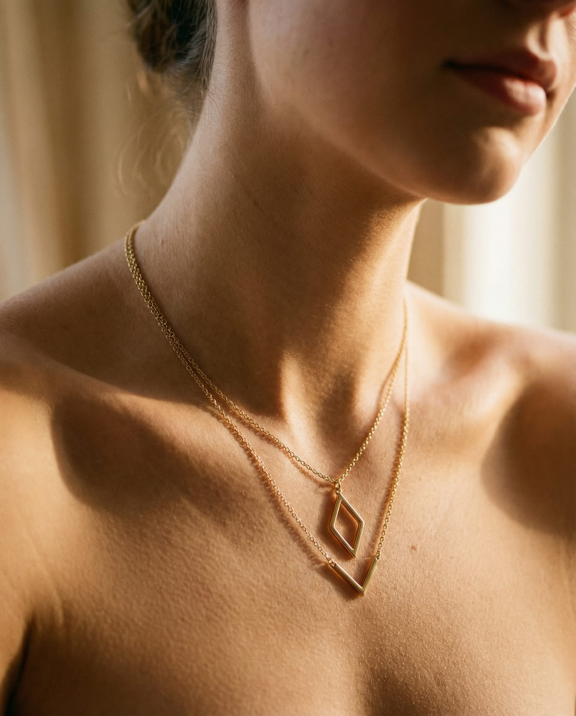 Elegant V-Shaped Geometric Pendant Necklace