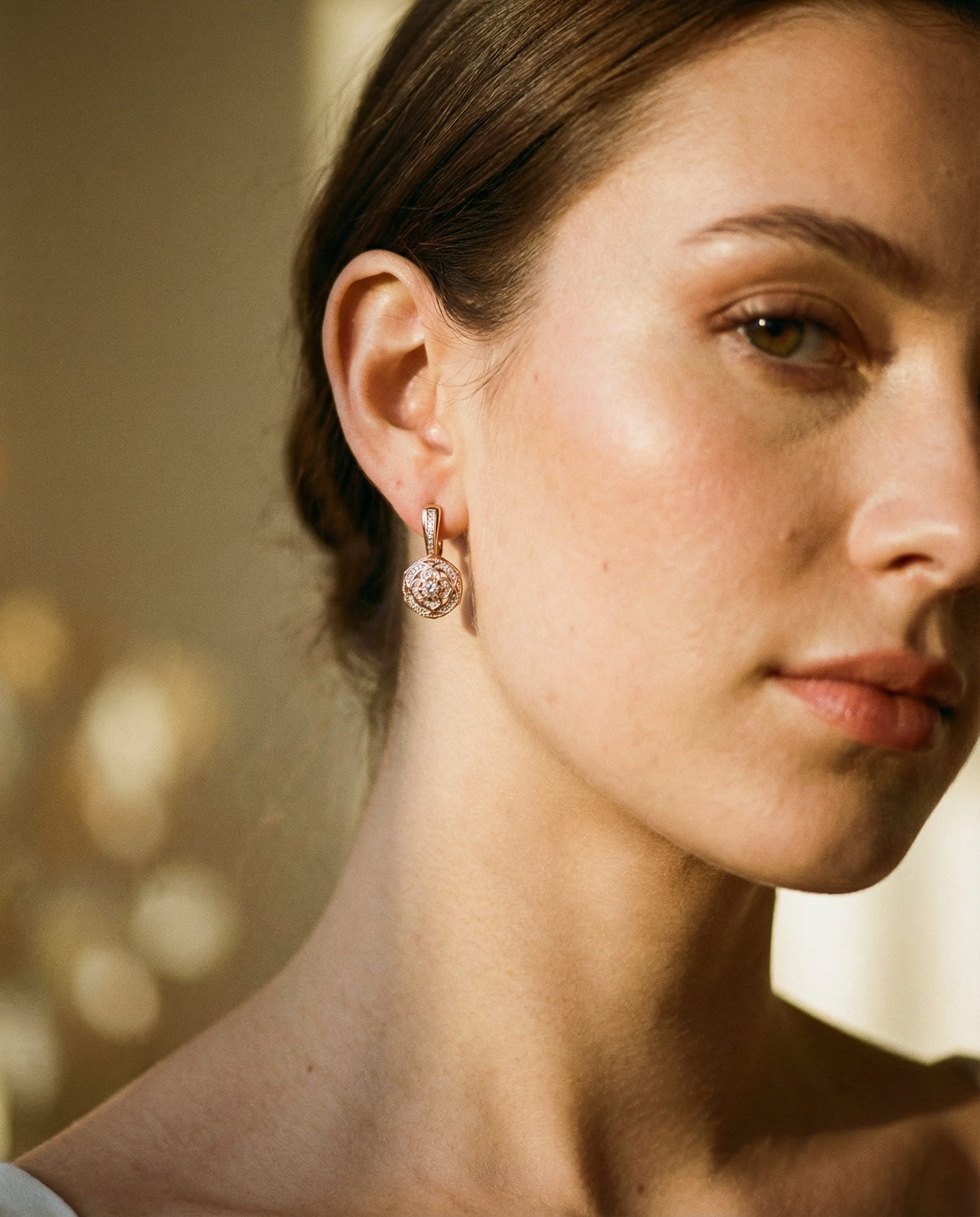 Elegant Round Cubic Zirconia and Gold Earrings