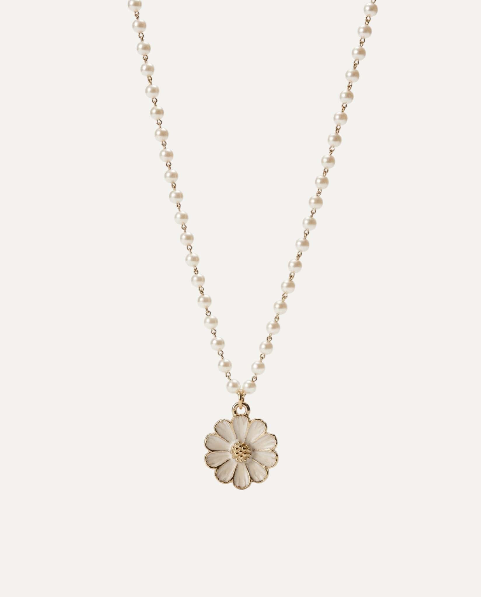 Daisy Pearl Pendant