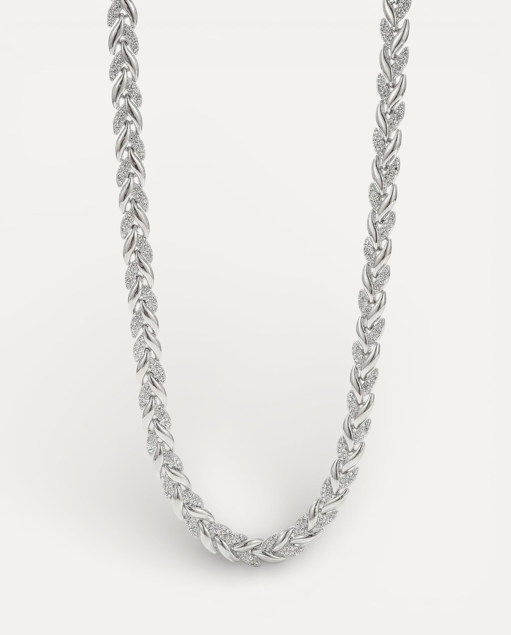 Elegant Fish Tail Glass and Gemstone Set