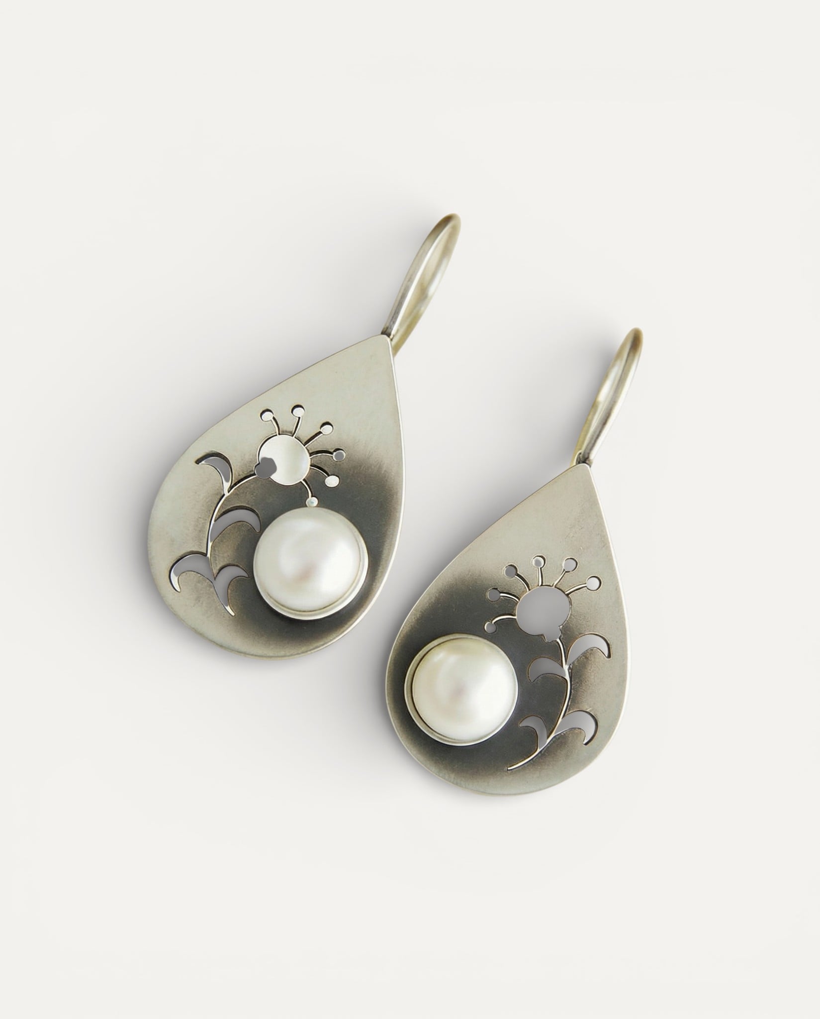 Vintage Drop Earrings with Flower and Pearl