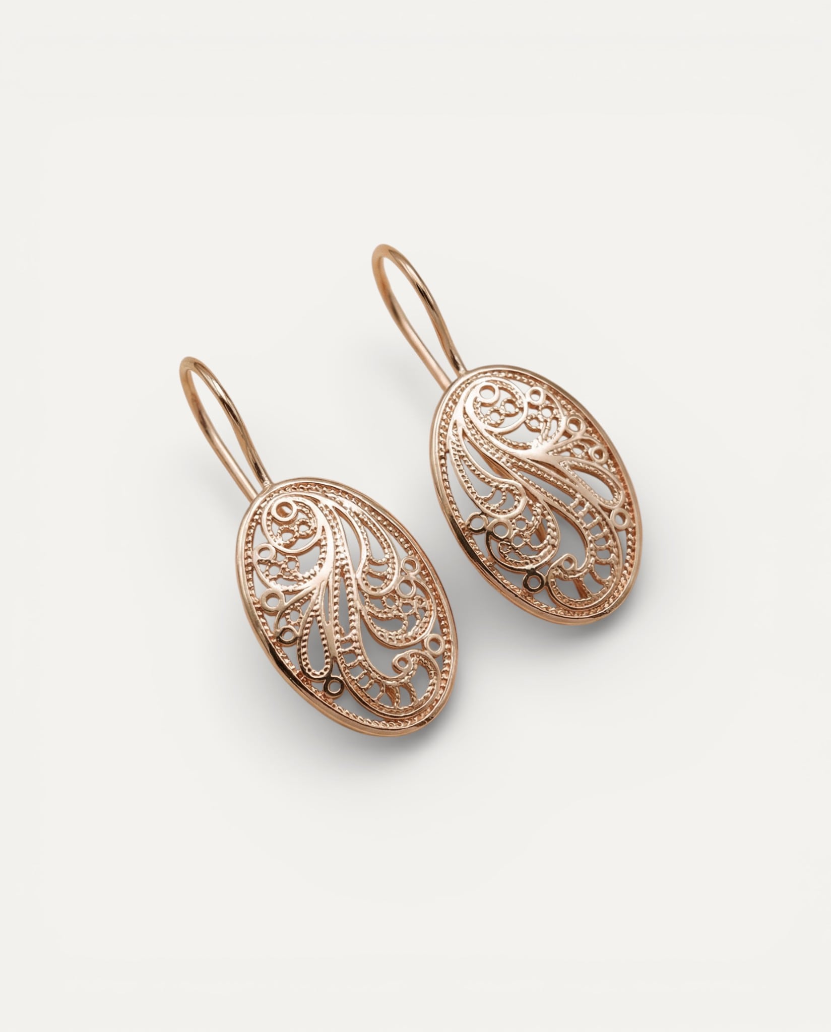 Elegant Sparkling Gold Earrings