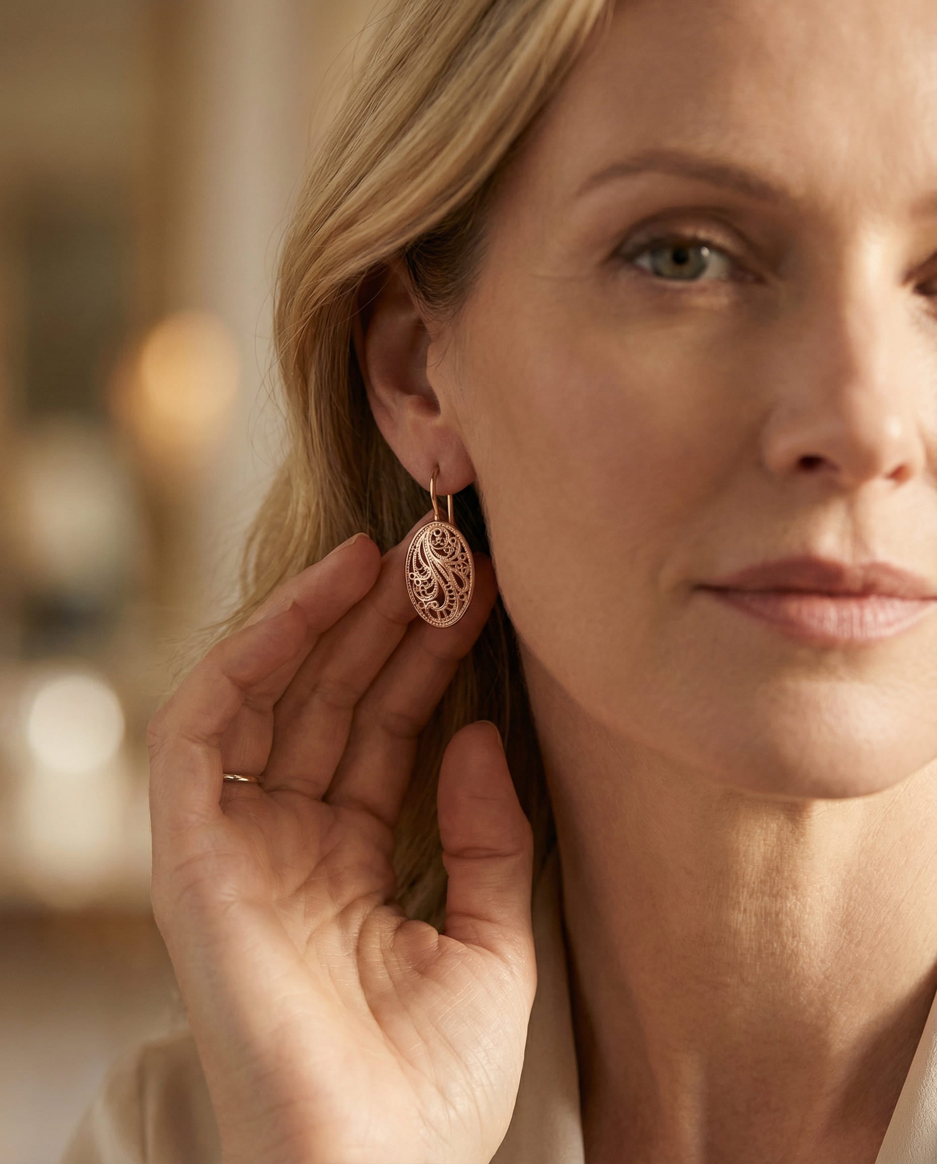 Elegant Sparkling Gold Earrings