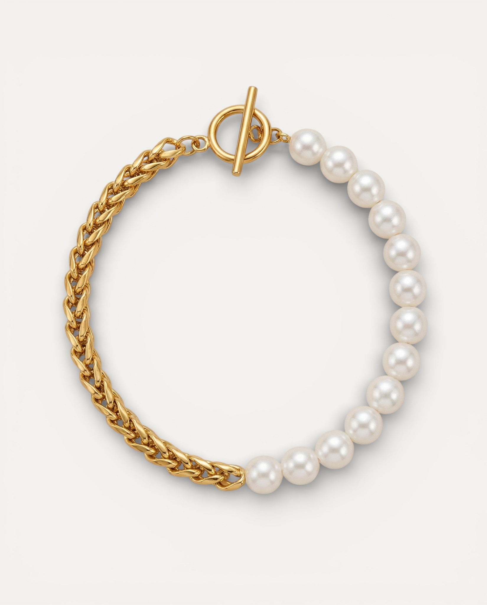 Elegant Gold and Pearl Bracelet
