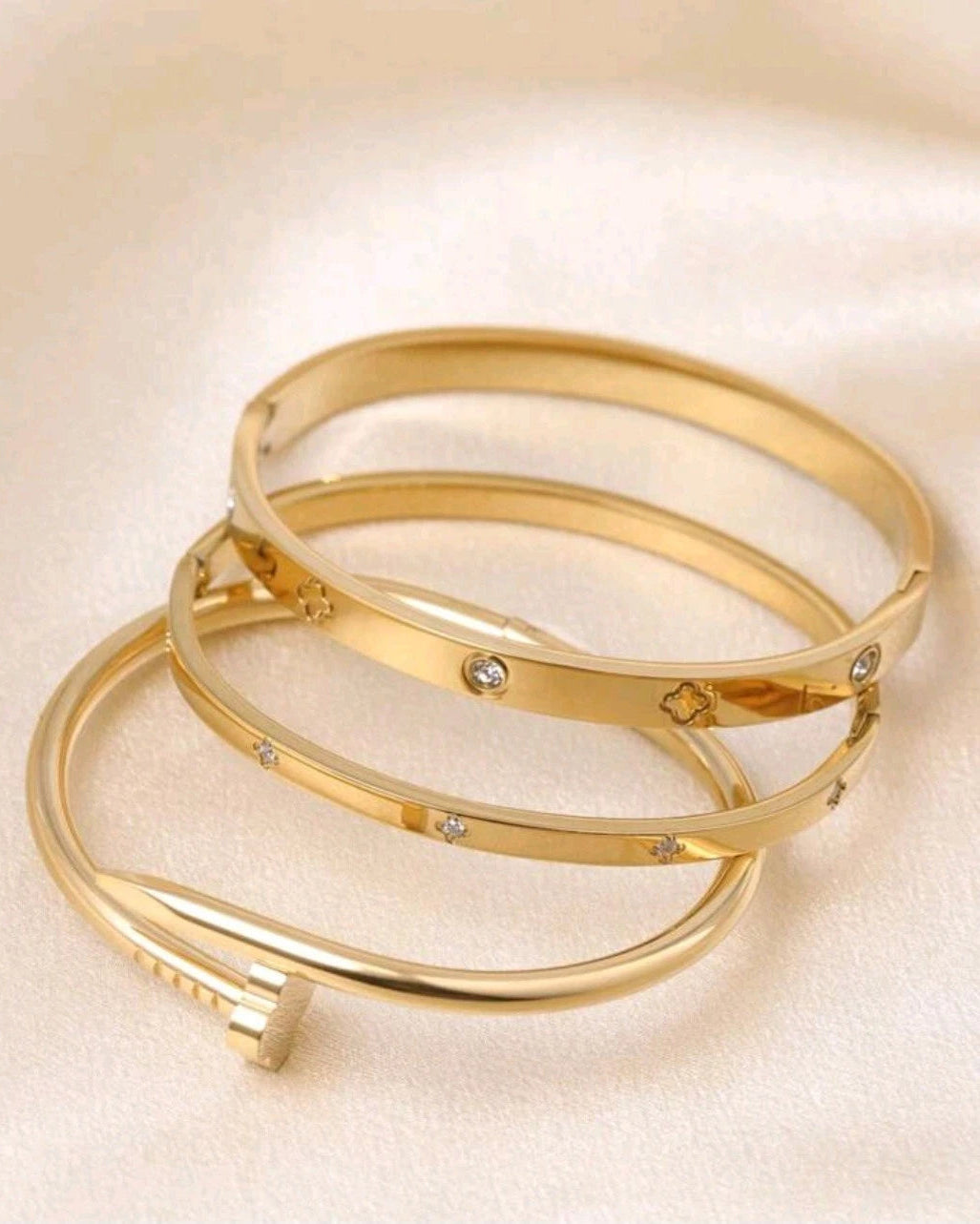 Pulseiras Prego com Trevo de Quatro Folhas Banhadas a Ouro 18K