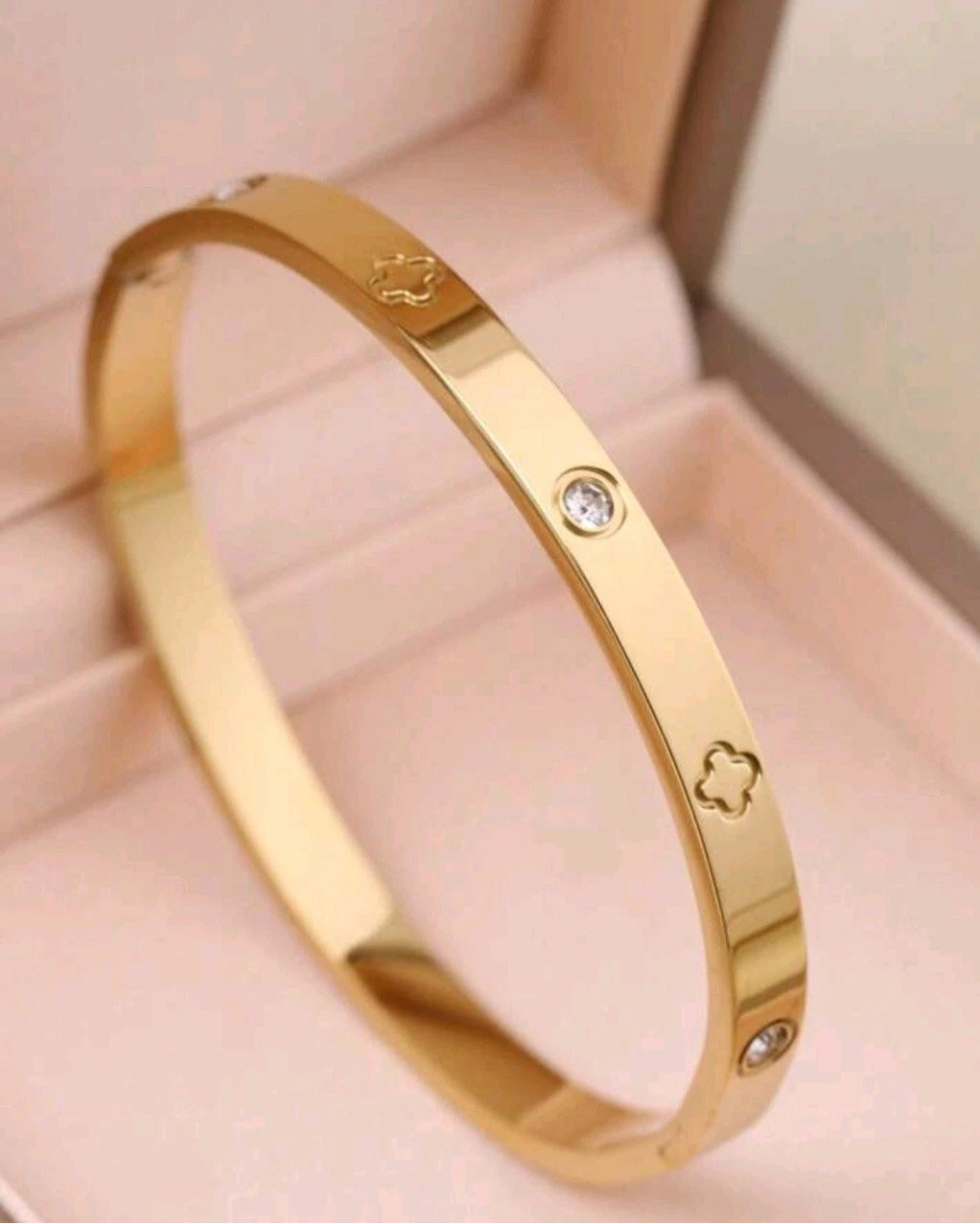 Pulseiras Prego com Trevo de Quatro Folhas Banhadas a Ouro 18K