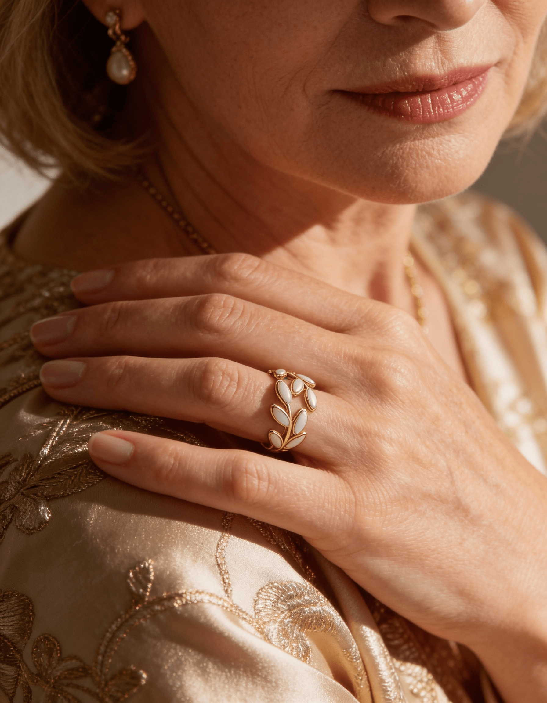 Alloy Mother-of-Pearl Leaf Ring