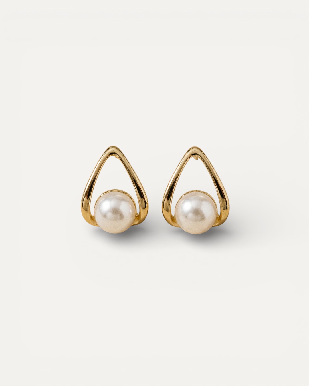 Elegant Hollow Triangle Pearl Earrings