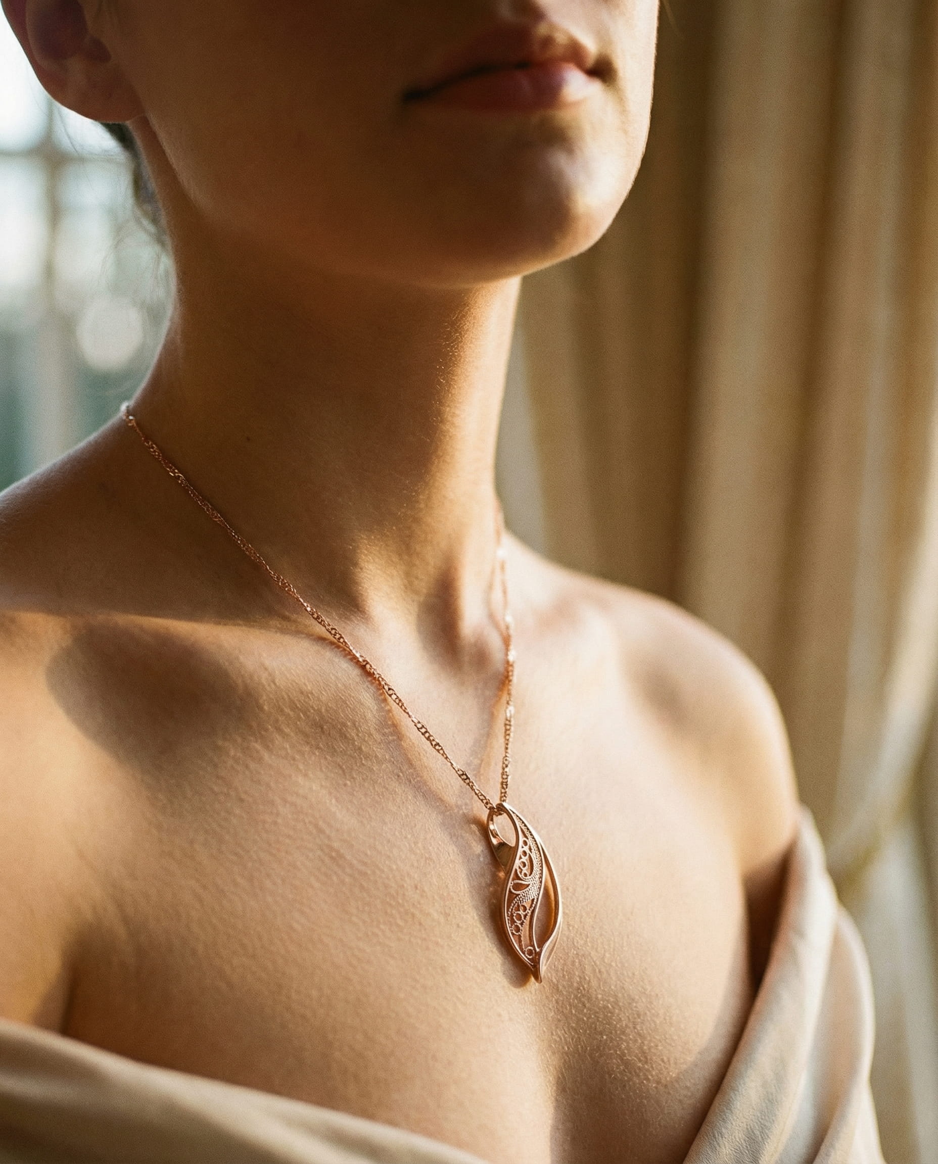 Elegant Harmonious Gold Necklace