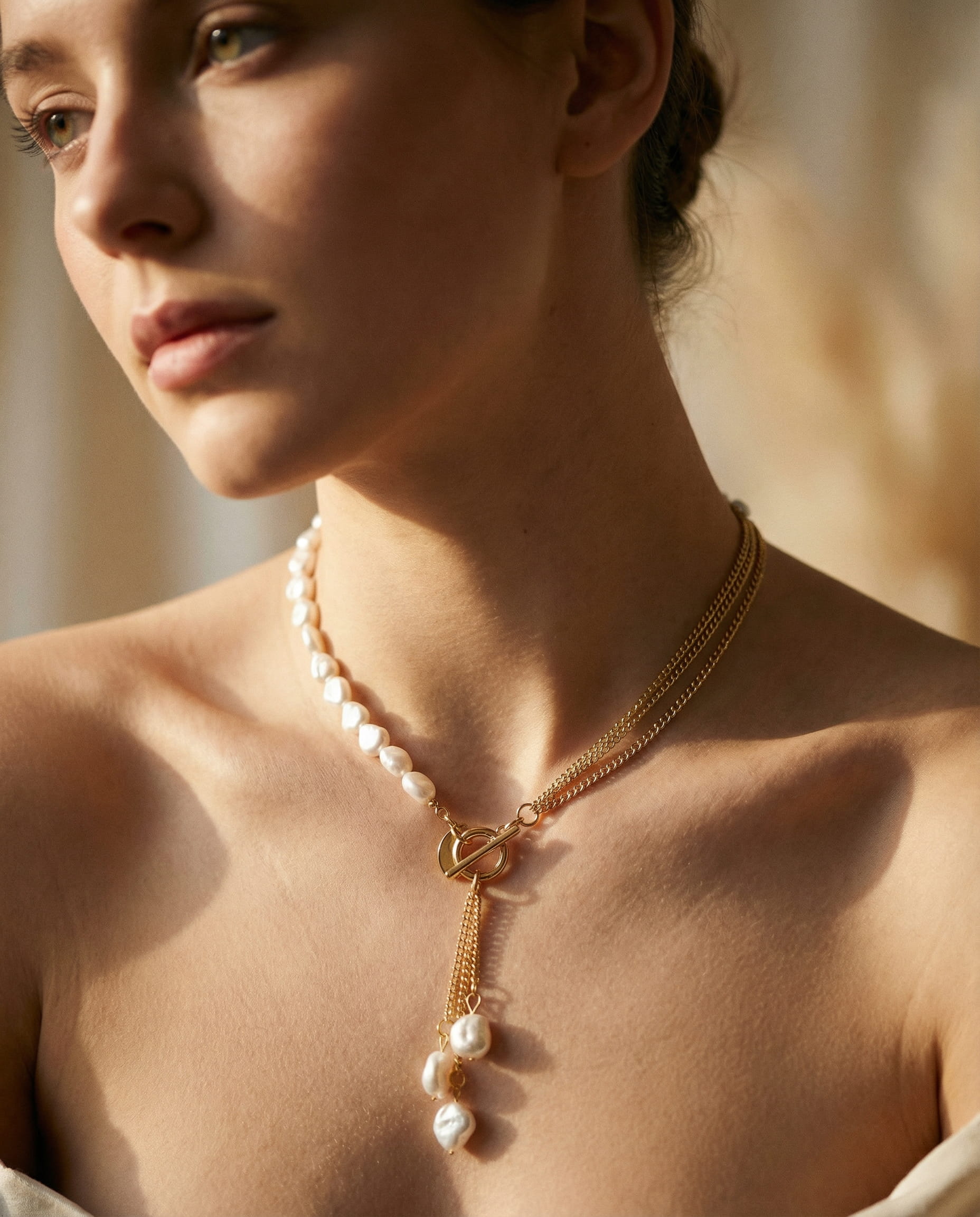 Elegant Pearl Pendant Necklace