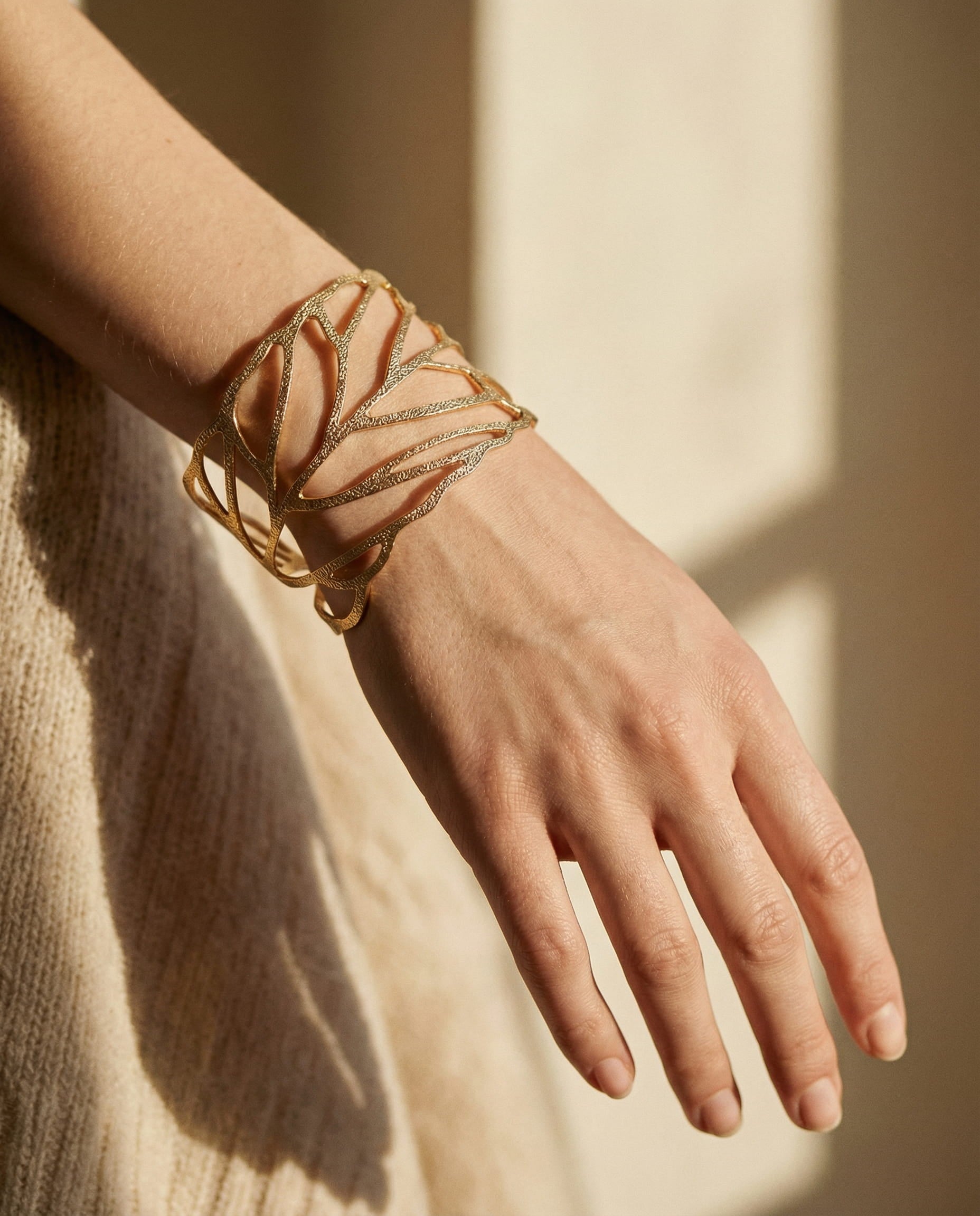 Vintage Leaf Design Bangle