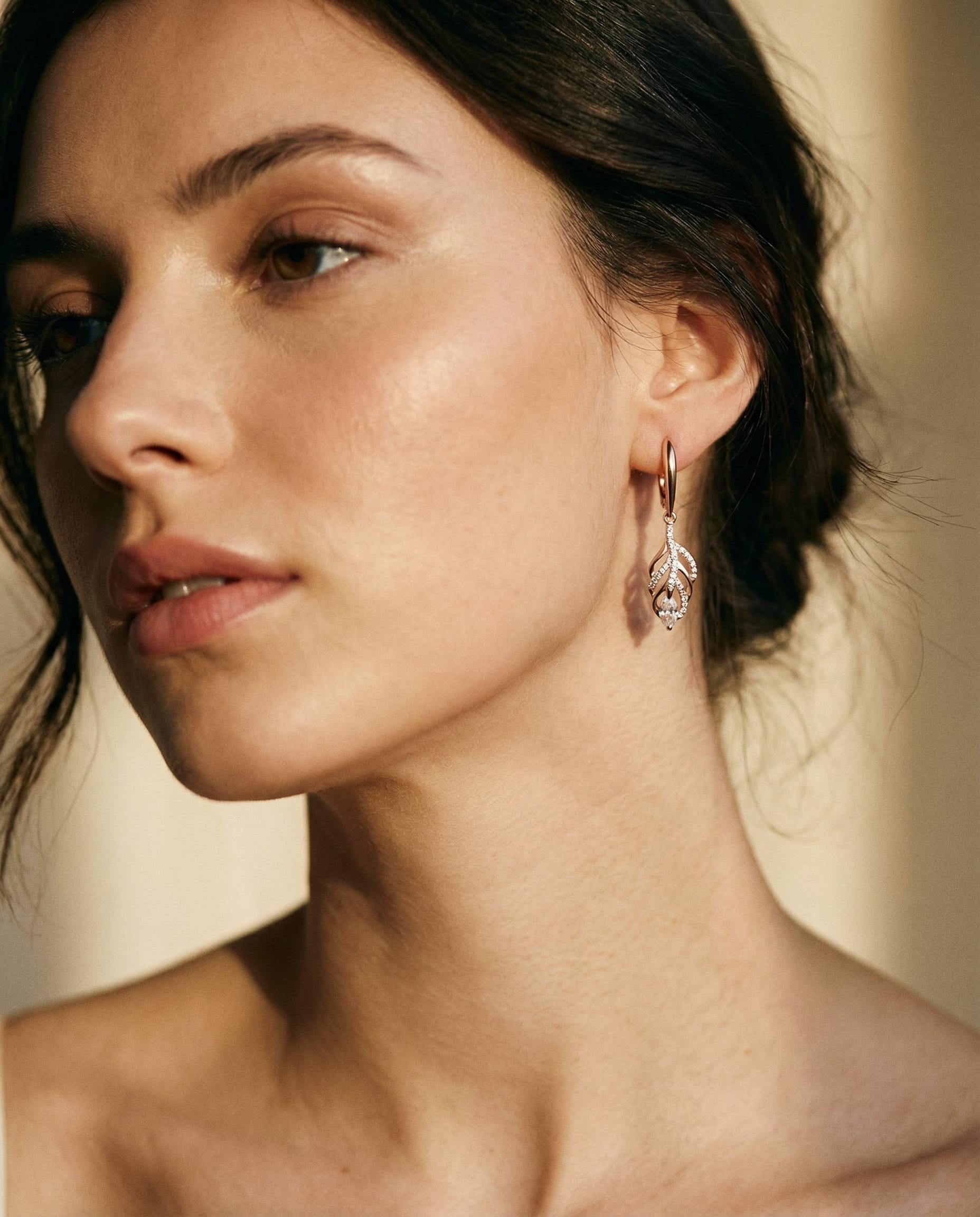 Elegant Sparkling Leaf Earrings