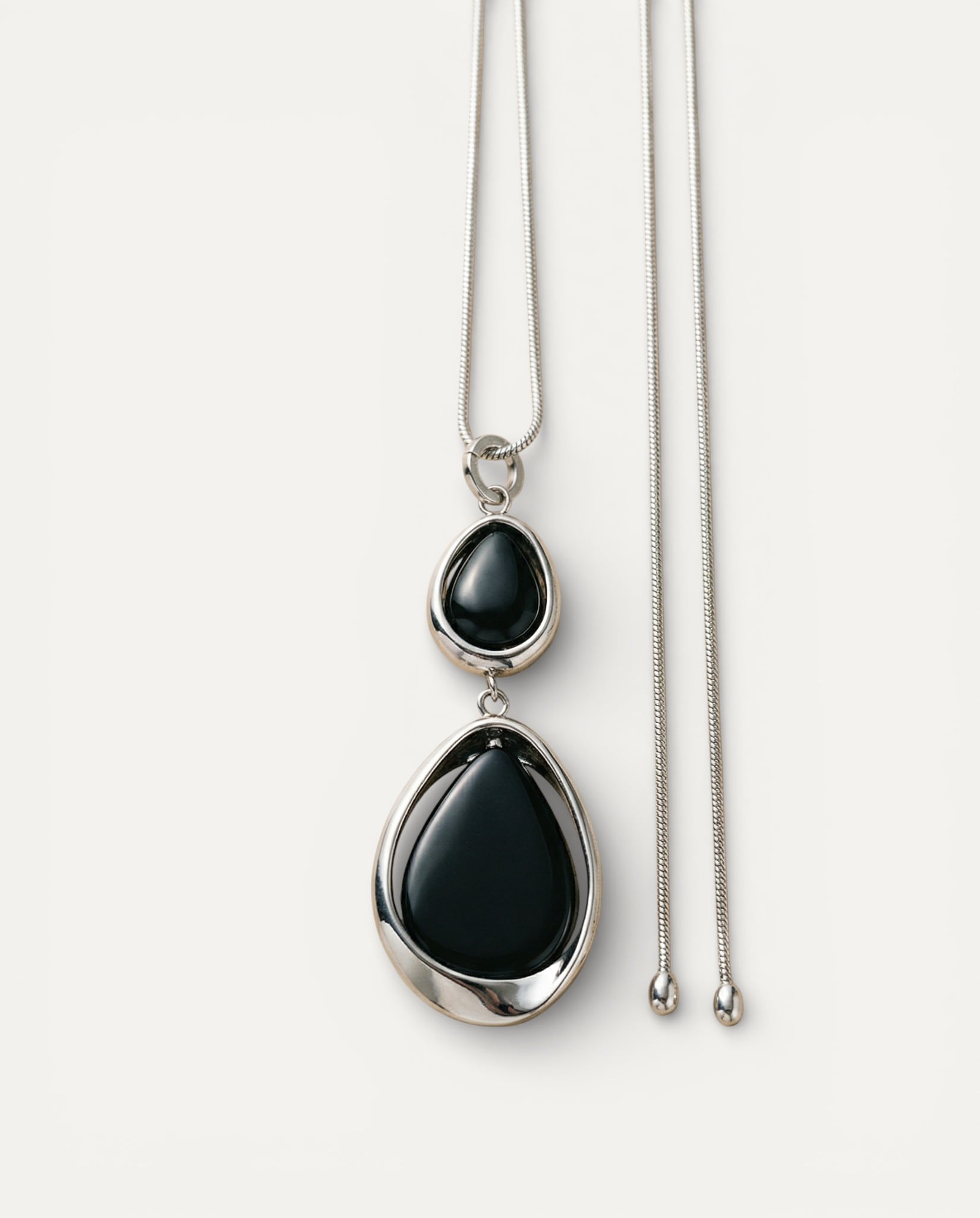 Elegant Vintage Black Stone Pendant Necklace