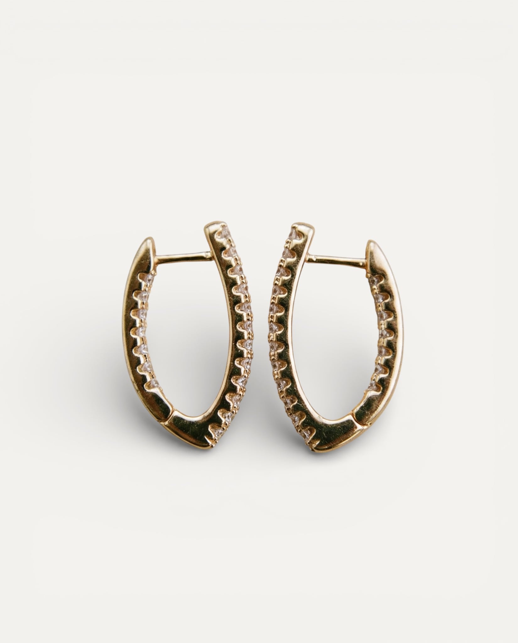 Elegant Sparkling Pointed Earrings