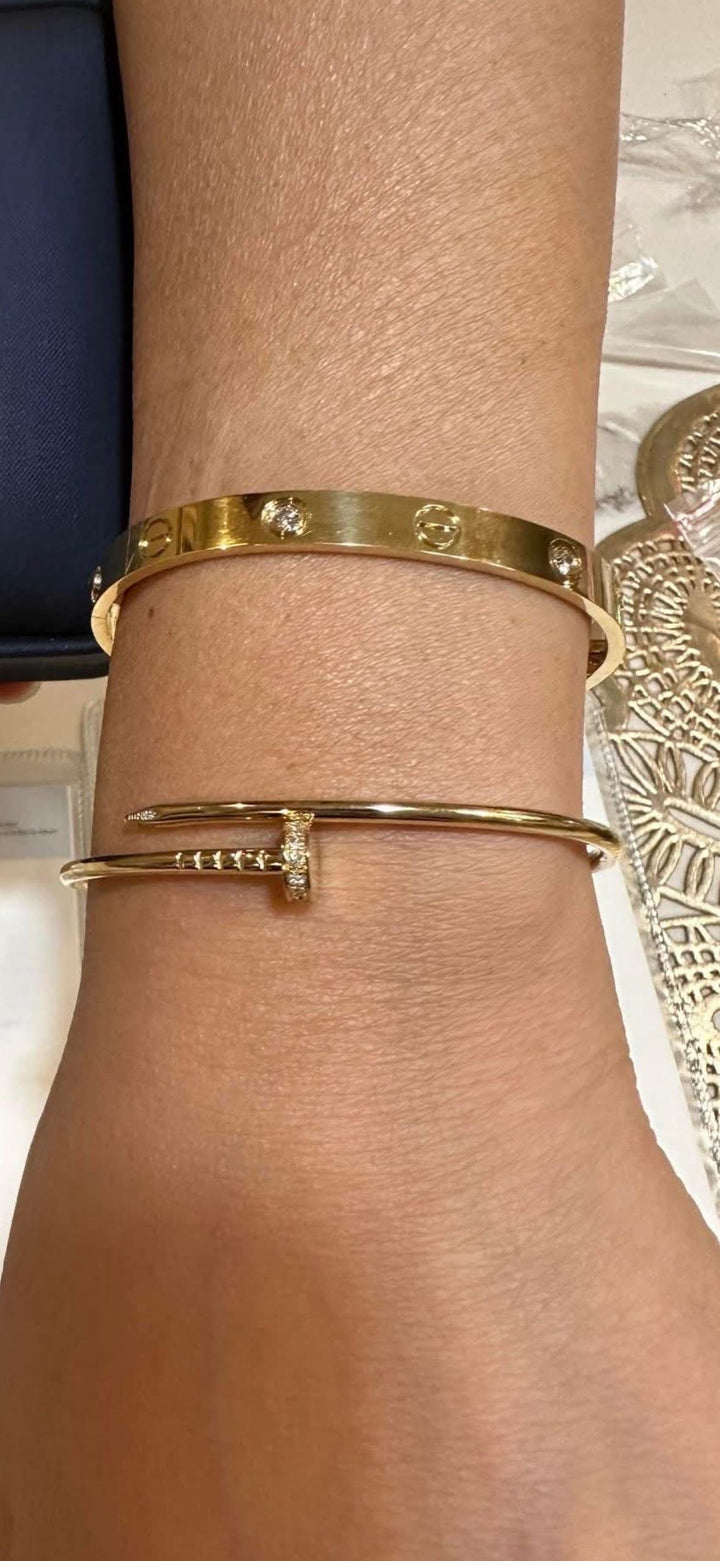 Junta-te a mais de 57.000 fãs da Monarel